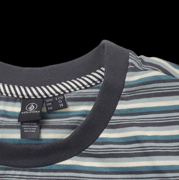 'Volcom' Cornett Crew Stripped Tee - Picture 2 of 5